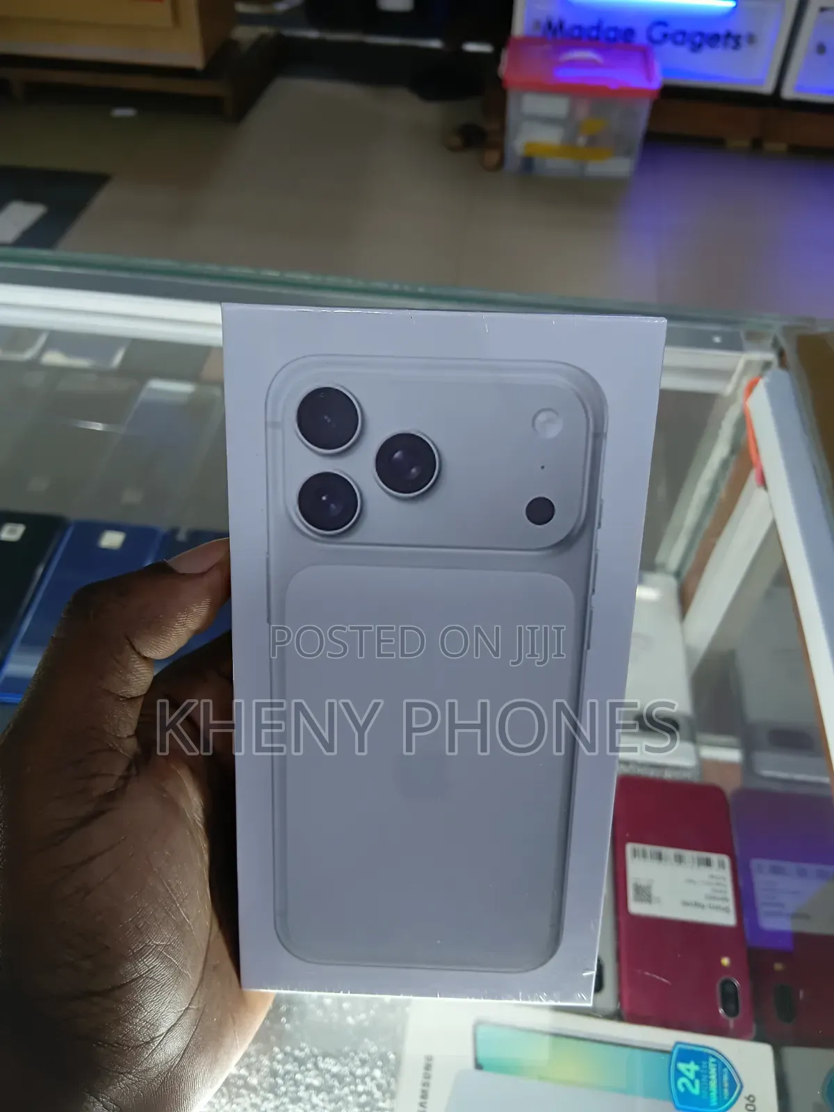 New Apple iPhone 17 Pro Max 256 GB White