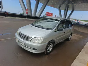 Toyota Nadia 2001 Silver