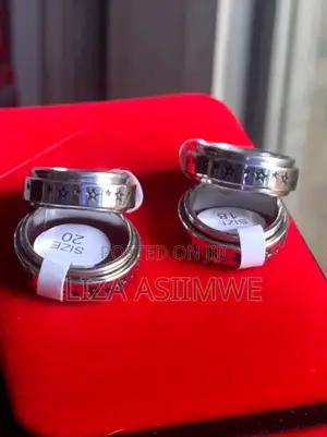 Stainless Steel Spinner Rings Feature a Distinctive Star Pattern