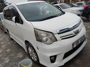 Toyota Noah 2011 White