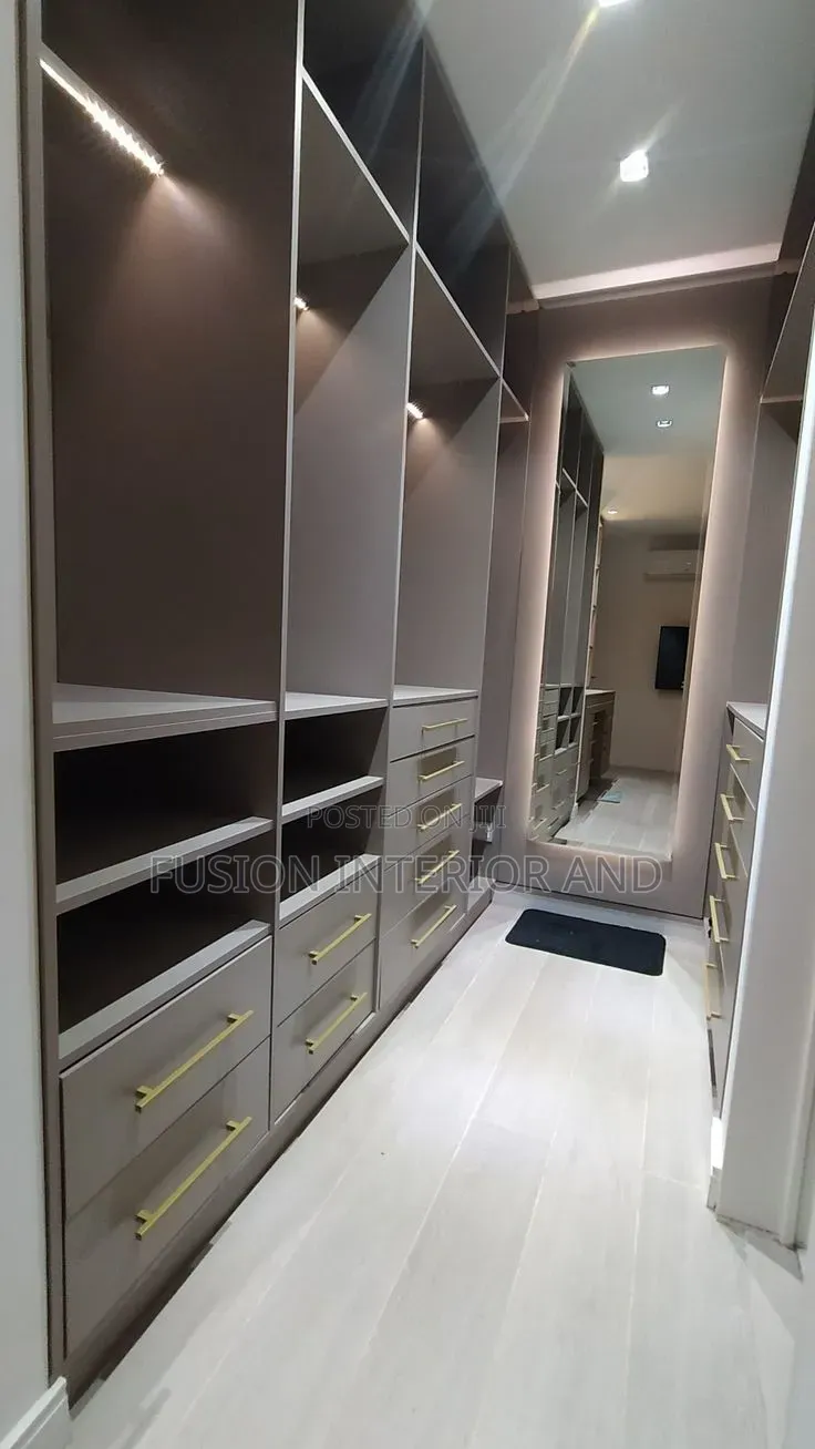 Walk in Closet