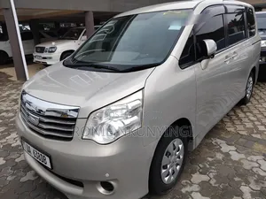 Toyota Noah 2012 Silver