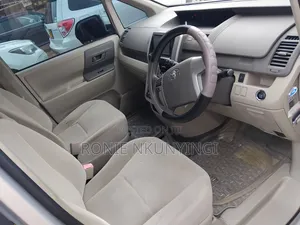 Toyota Noah 2012 Silver