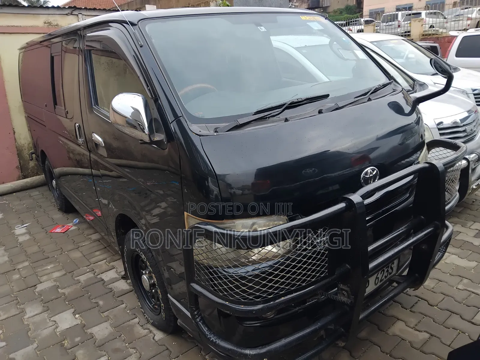 Toyota HiAce 2010 Black