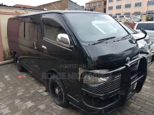 Toyota HiAce 2010 Black