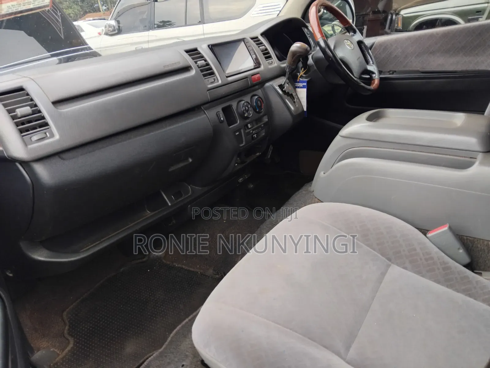 Toyota HiAce 2010 Black