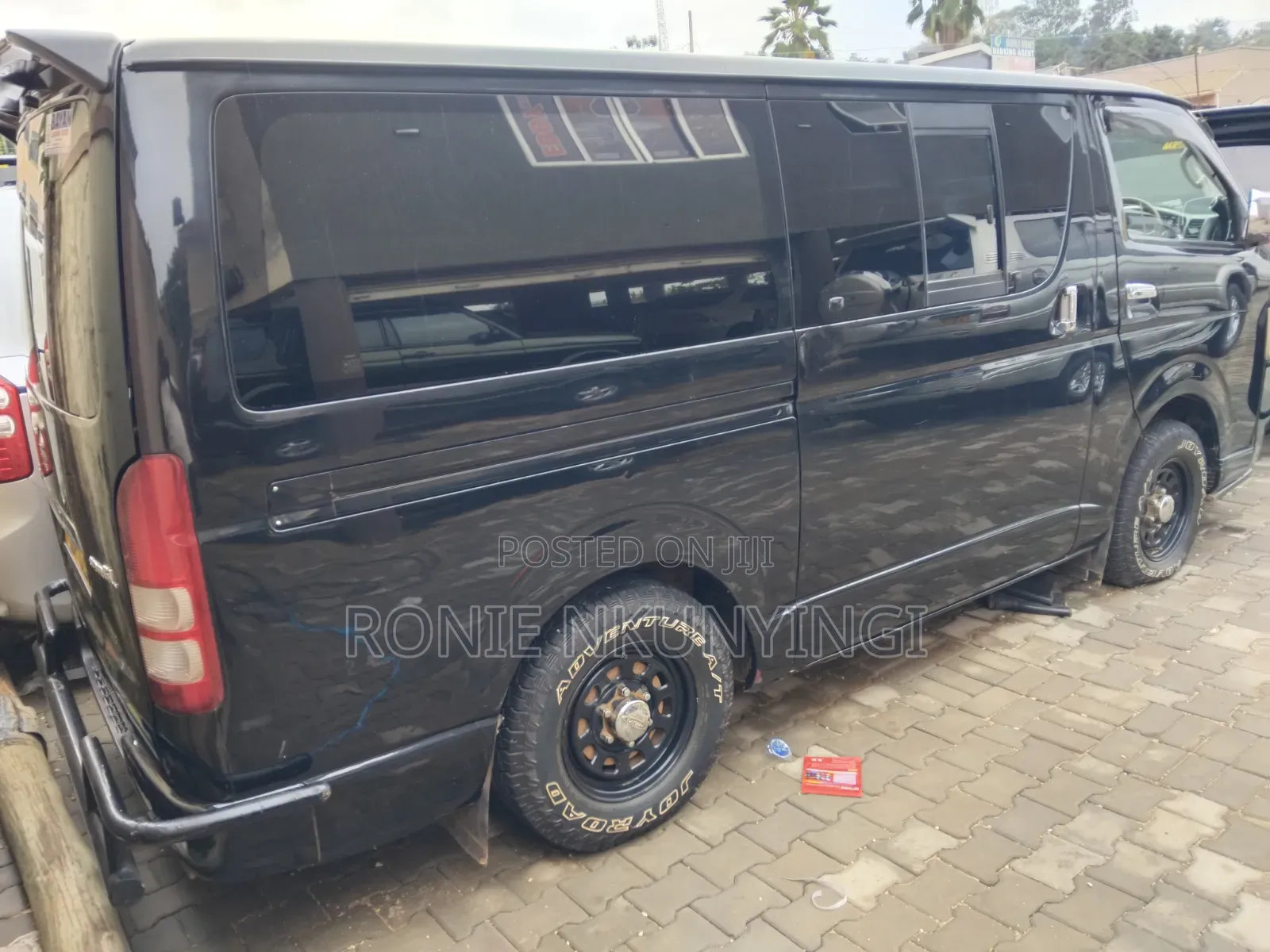 Toyota HiAce 2010 Black