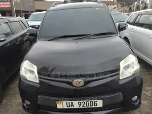 Toyota Sienta 2015 Brown