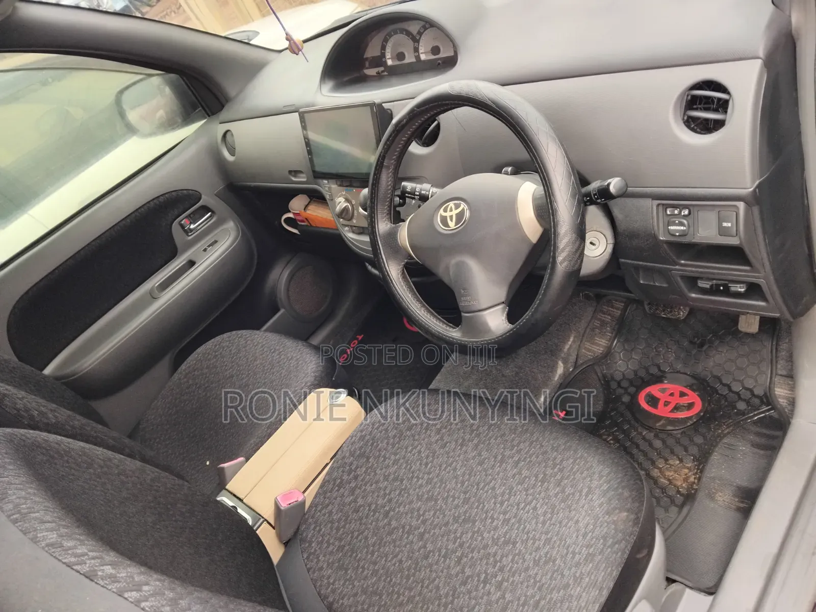Toyota Sienta 2015 Brown