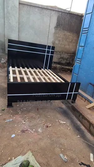 5x6 Black Wooden Bed With White Lines