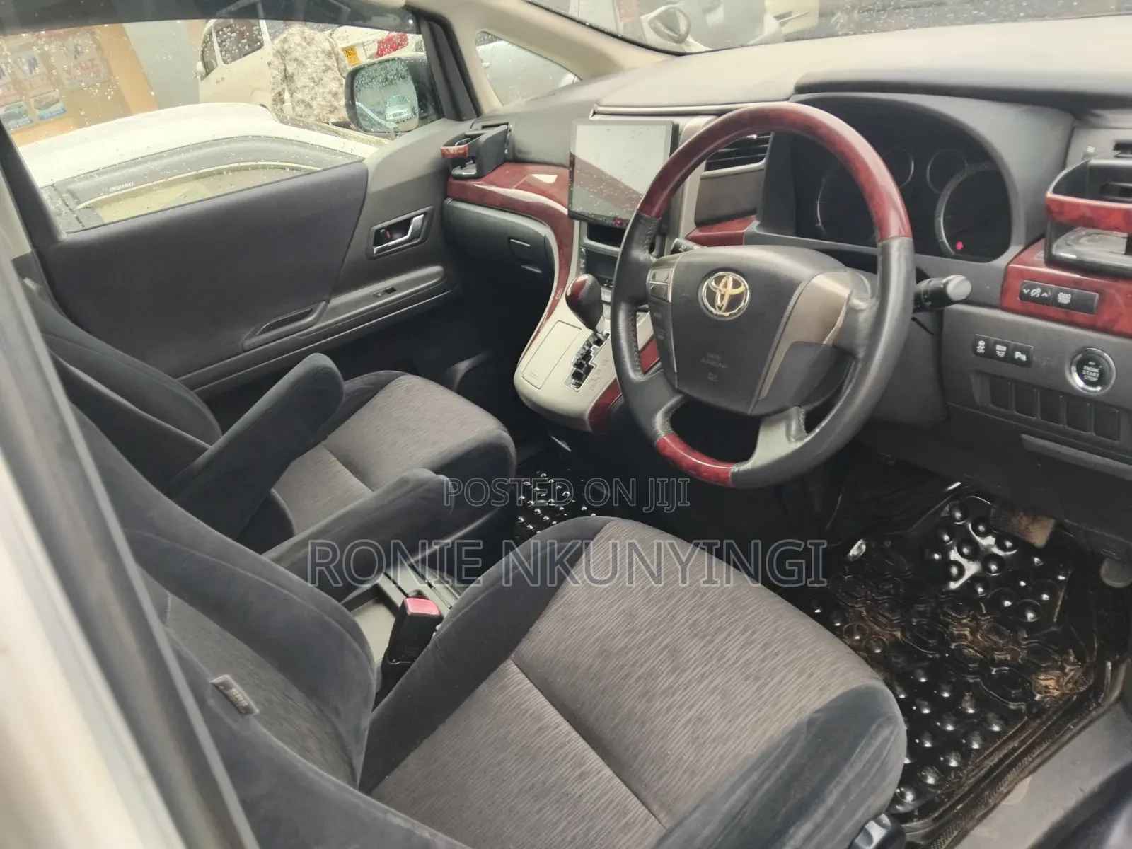 Toyota Alphard 2010 White