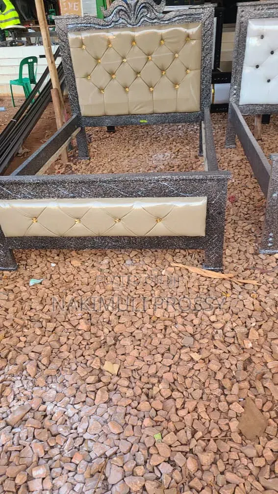 Cream Terrazzo 4by6 Bed