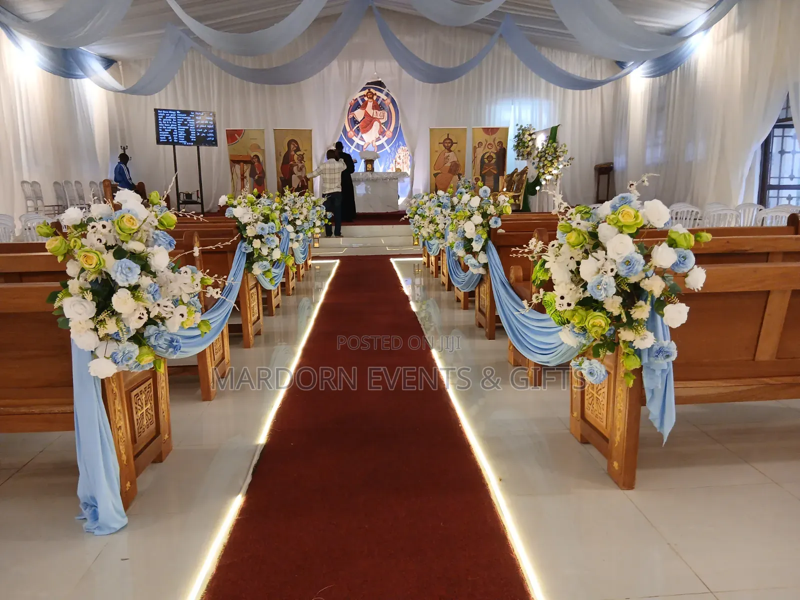 Daniel Helen Church Decor for Vows