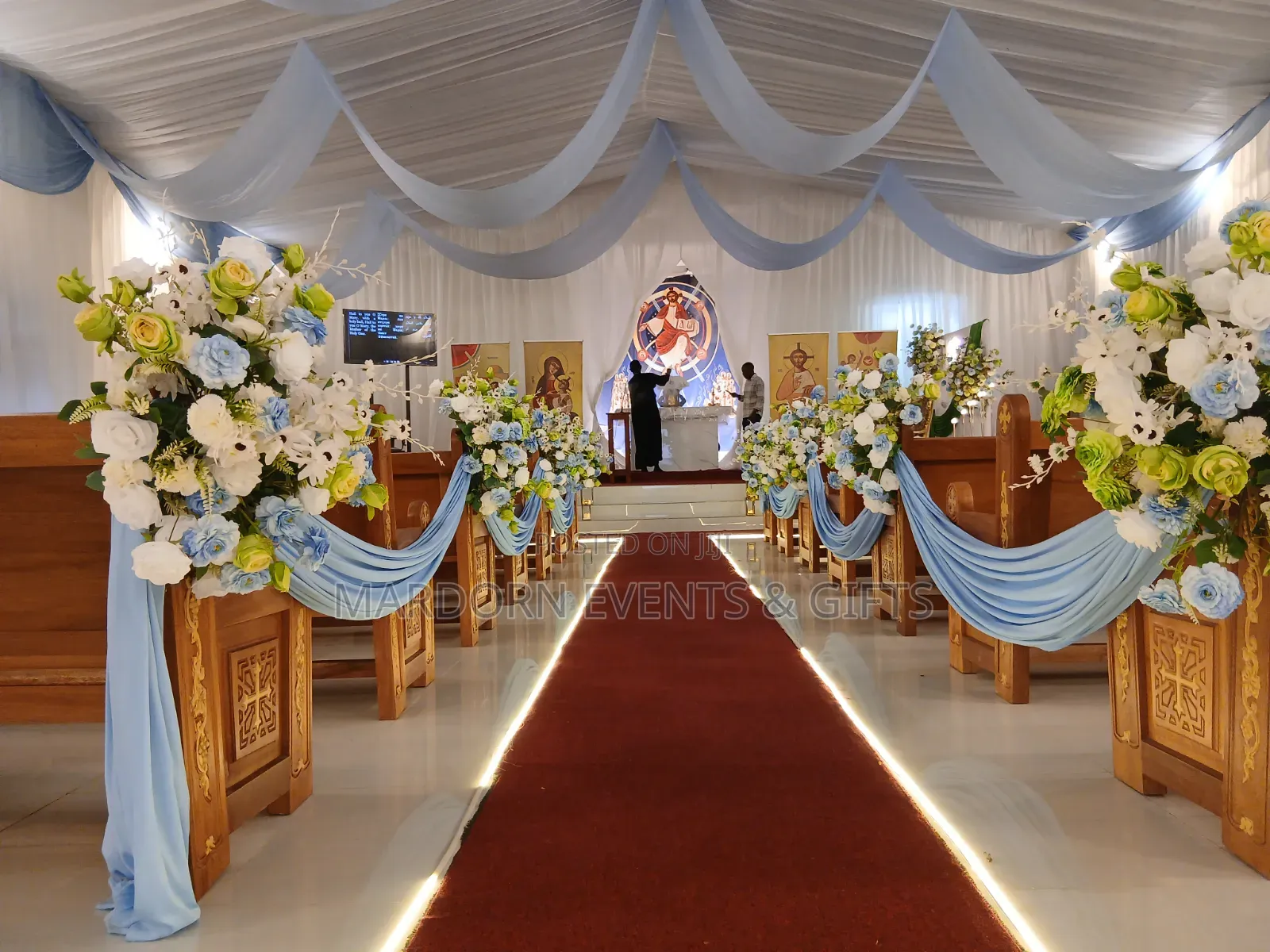 Daniel Helen Church Decor for Vows