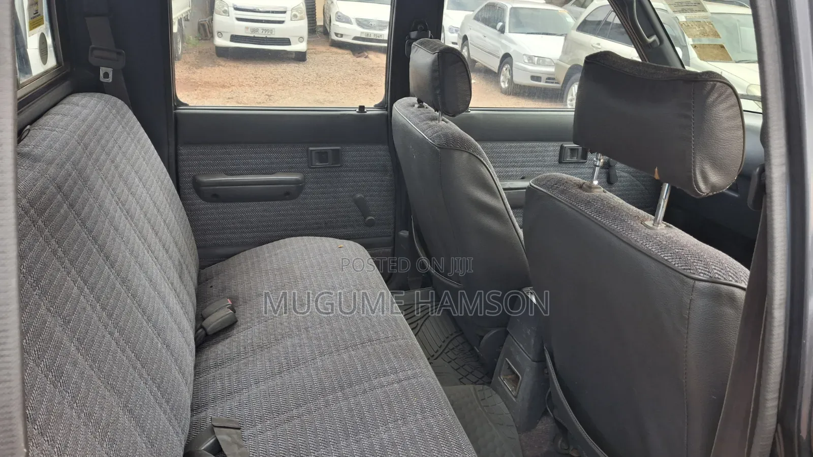 Toyota Hilux 2000 Gray