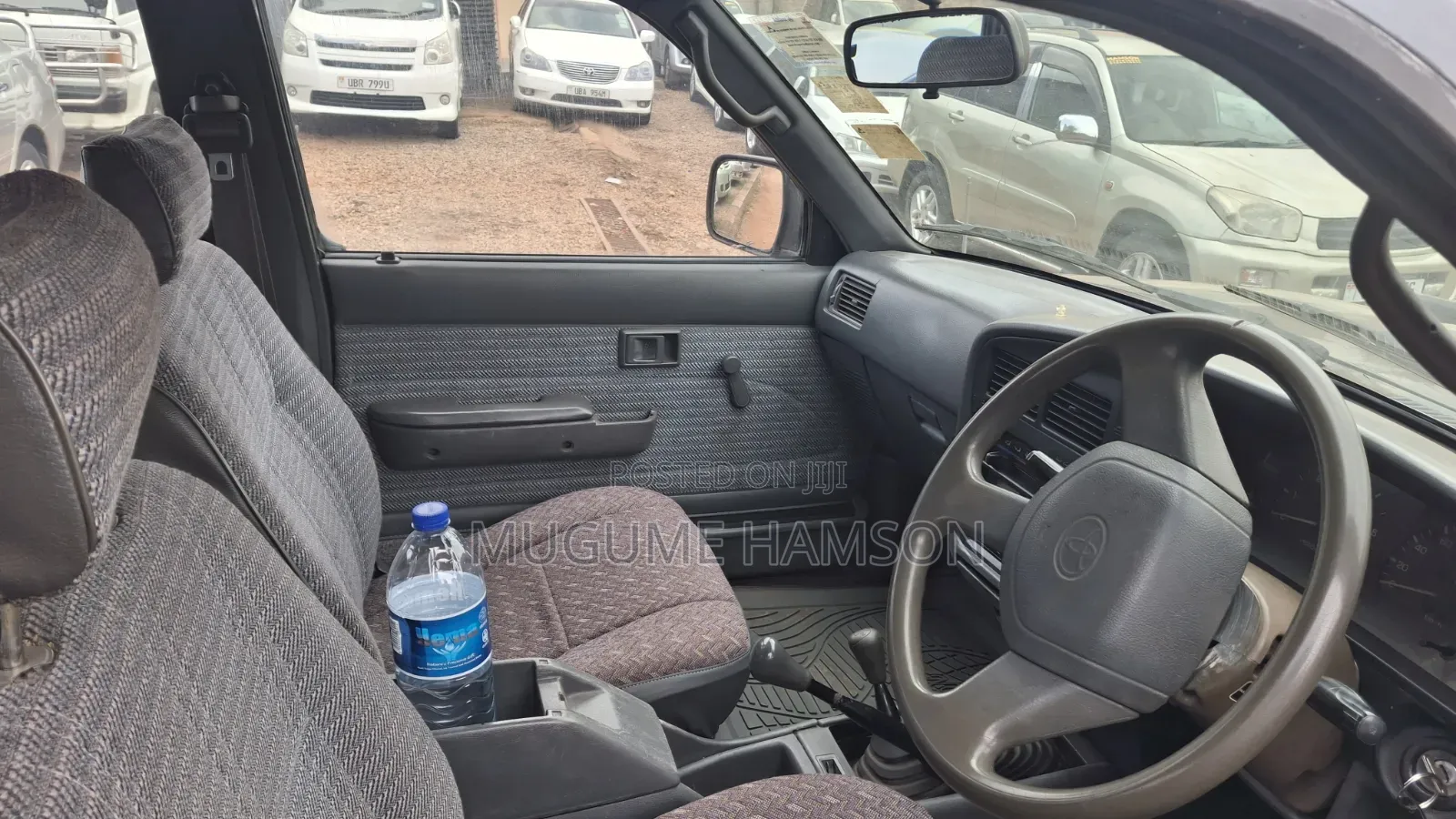 Toyota Hilux 2000 Gray