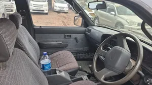 Toyota Hilux 2000 Gray