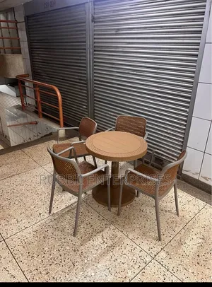 Small Round Plastic Table + 4 VIP Chairs