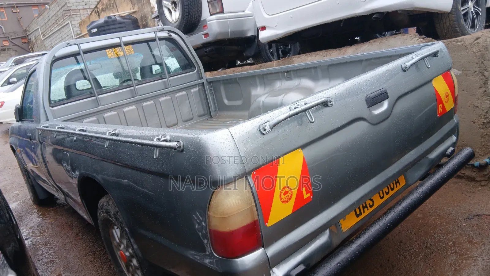Mitsubishi L200 2000 Gray