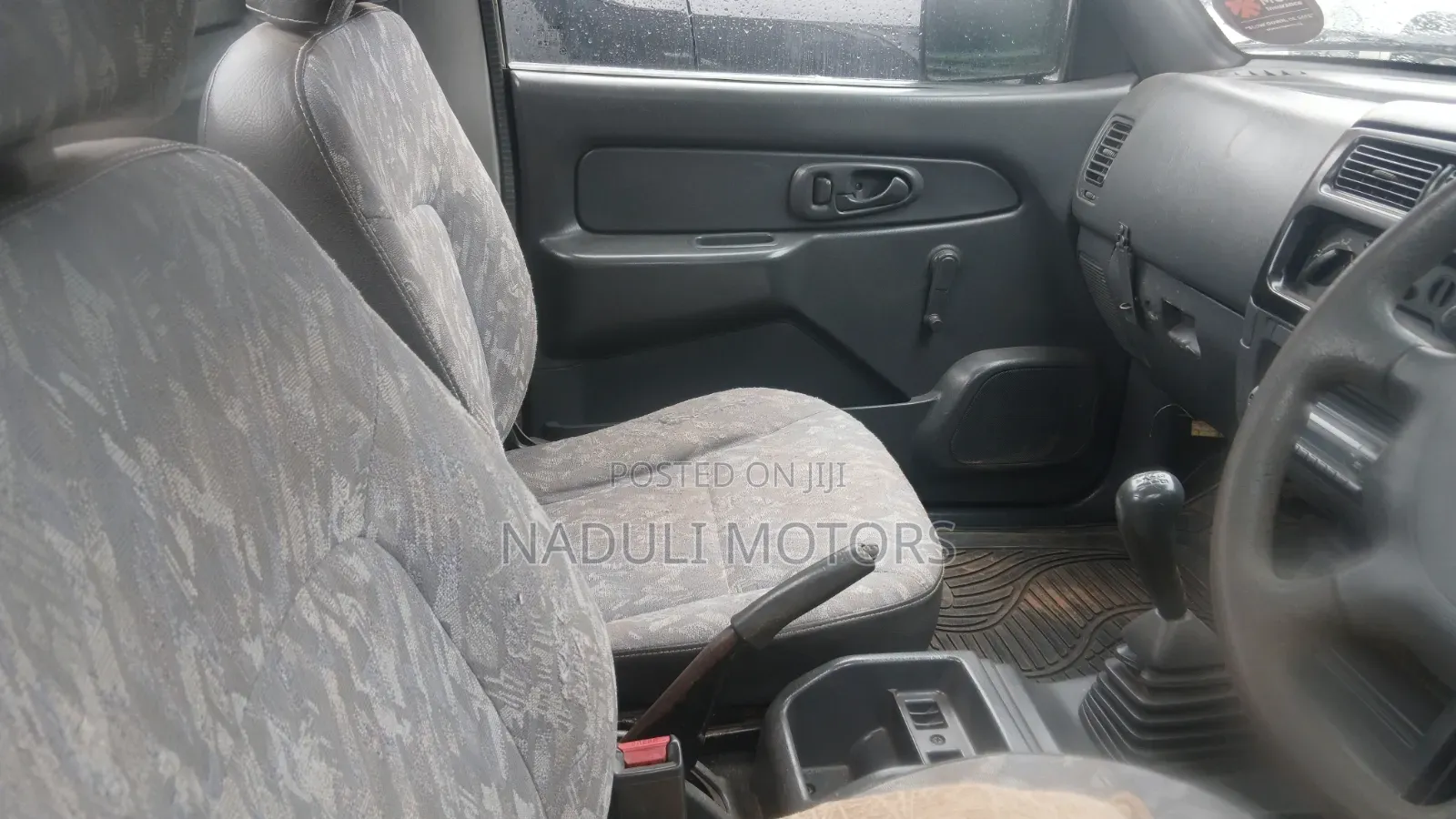 Mitsubishi L200 2000 Gray