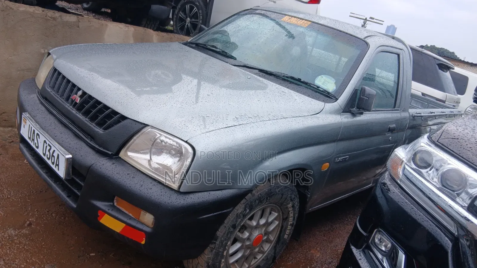 Mitsubishi L200 2000 Gray