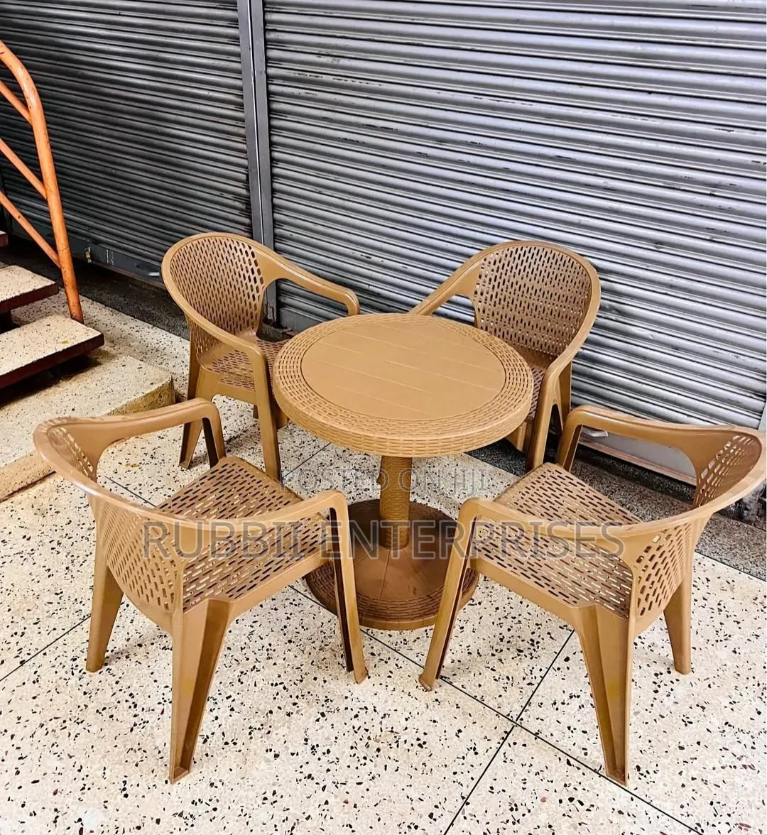 Small Round Table + 2 Arm Chairs