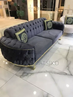 Luxury 2seater Chesterfield Sofa