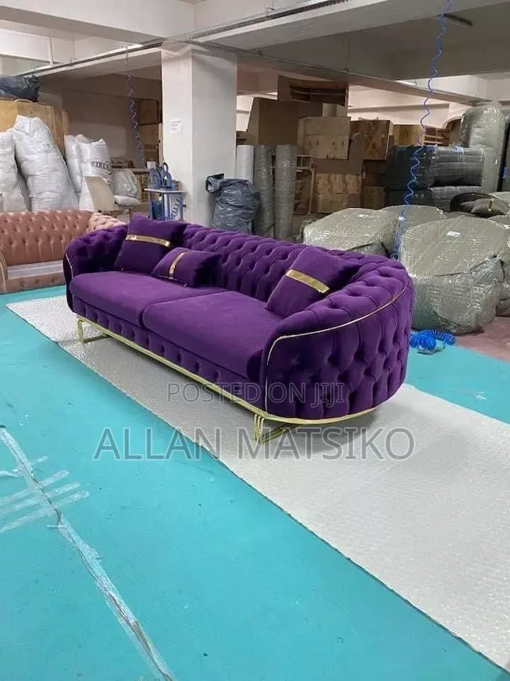 Luxury 2seater Chesterfield Sofa