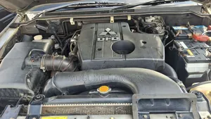 Mitsubishi Pajero 2010 Silver