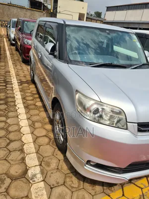 Toyota Corolla Rumion 2011 Silver