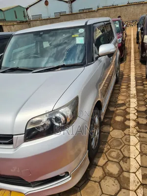Toyota Corolla Rumion 2011 Silver