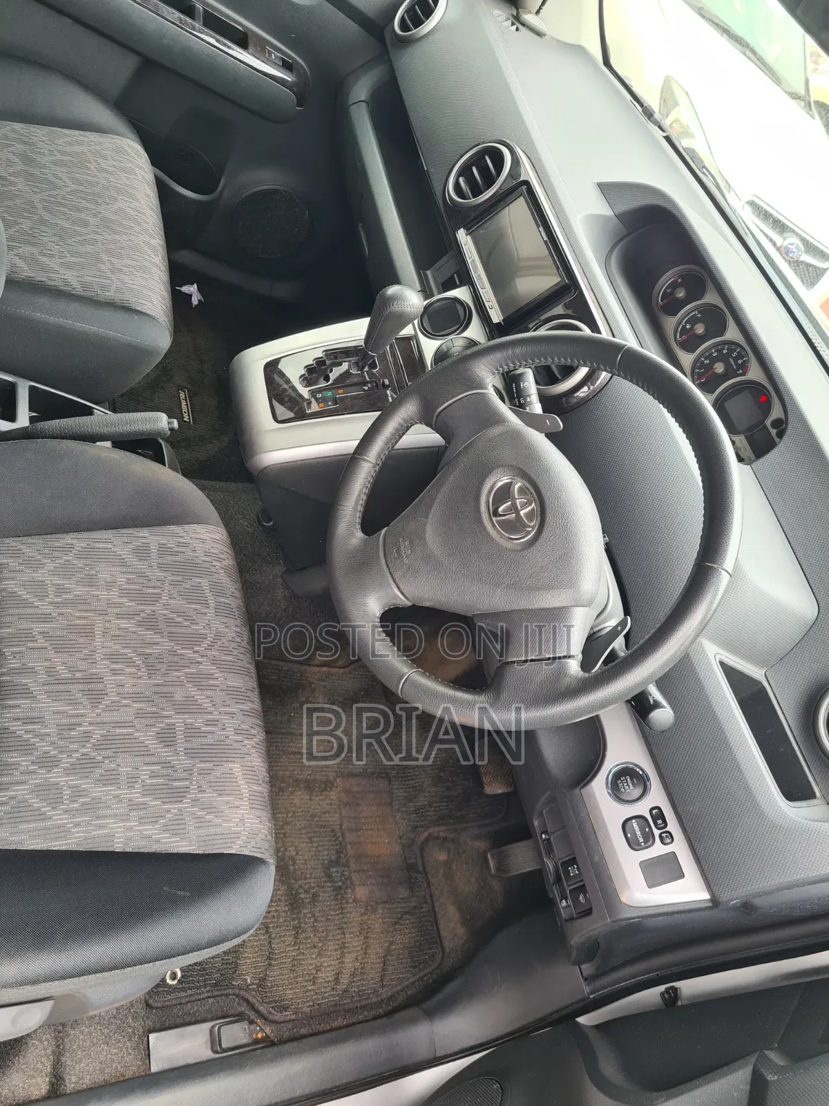 Toyota Corolla Rumion 2011 Silver