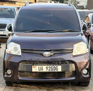 Toyota Sienta 1.5 FWD 2012 Purple