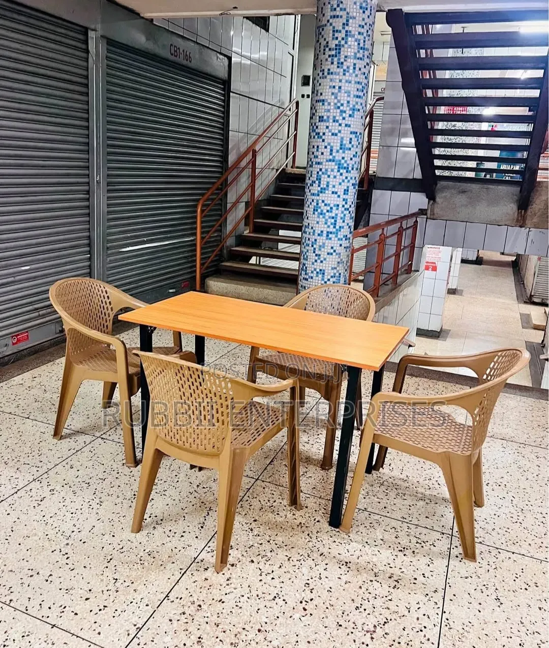 1 Foldable Wooden Table + 4 Italica Arm Chair