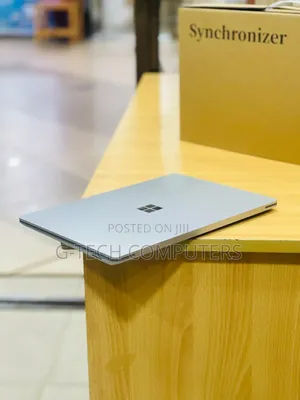 New Laptop Microsoft Surface Laptop 5 8GB Intel Core i5 SSD 256GB