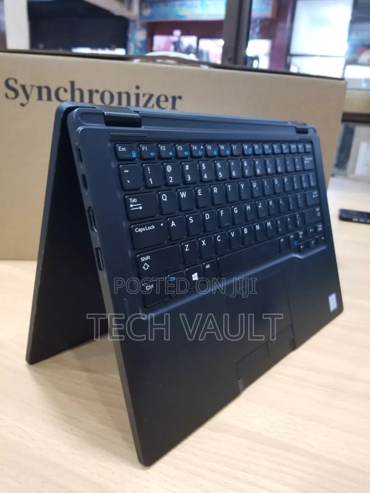 New Laptop Dell Latitude 7390 2-in-1 8GB Intel Core i5 SSD 256GB