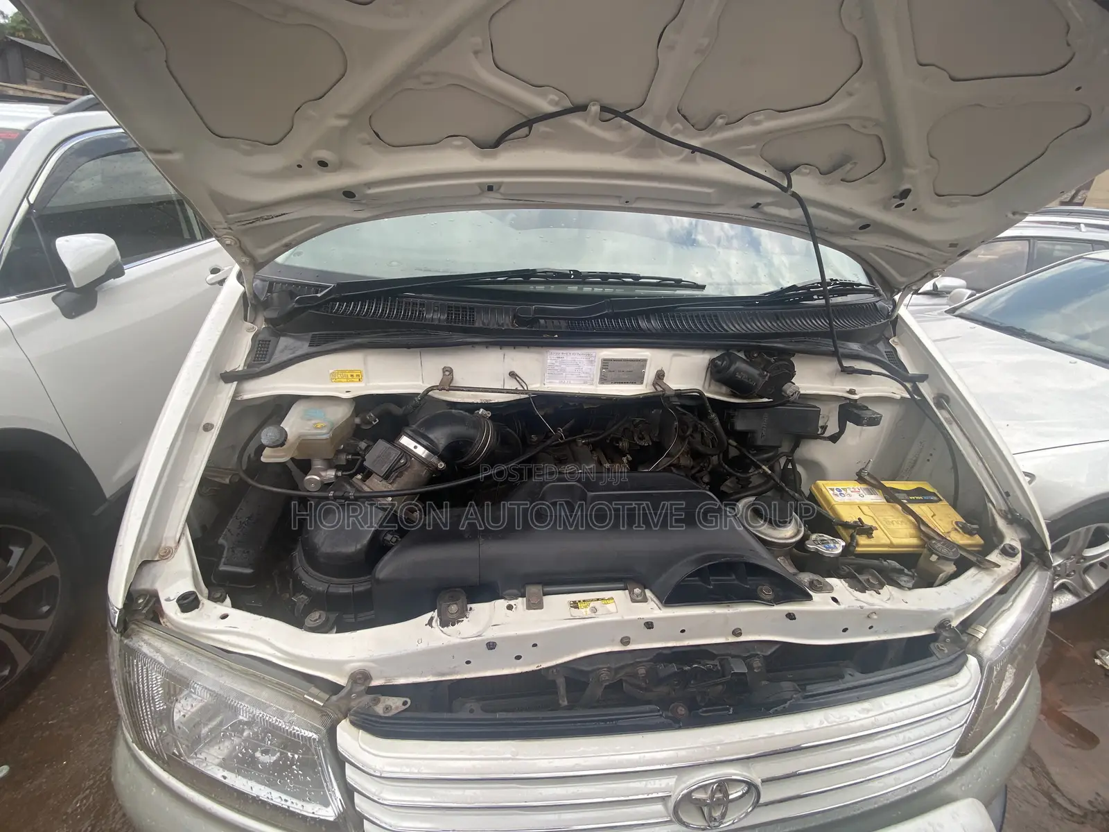 Toyota Regius 1998 White