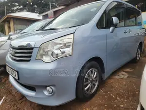 Toyota Noah 2012 Blue
