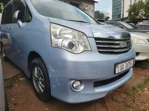 Toyota Noah 2012 Blue