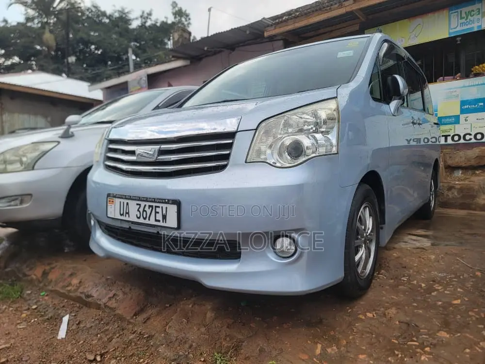 Toyota Noah 2012 Blue