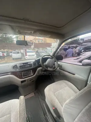 Toyota Regius 1998 White