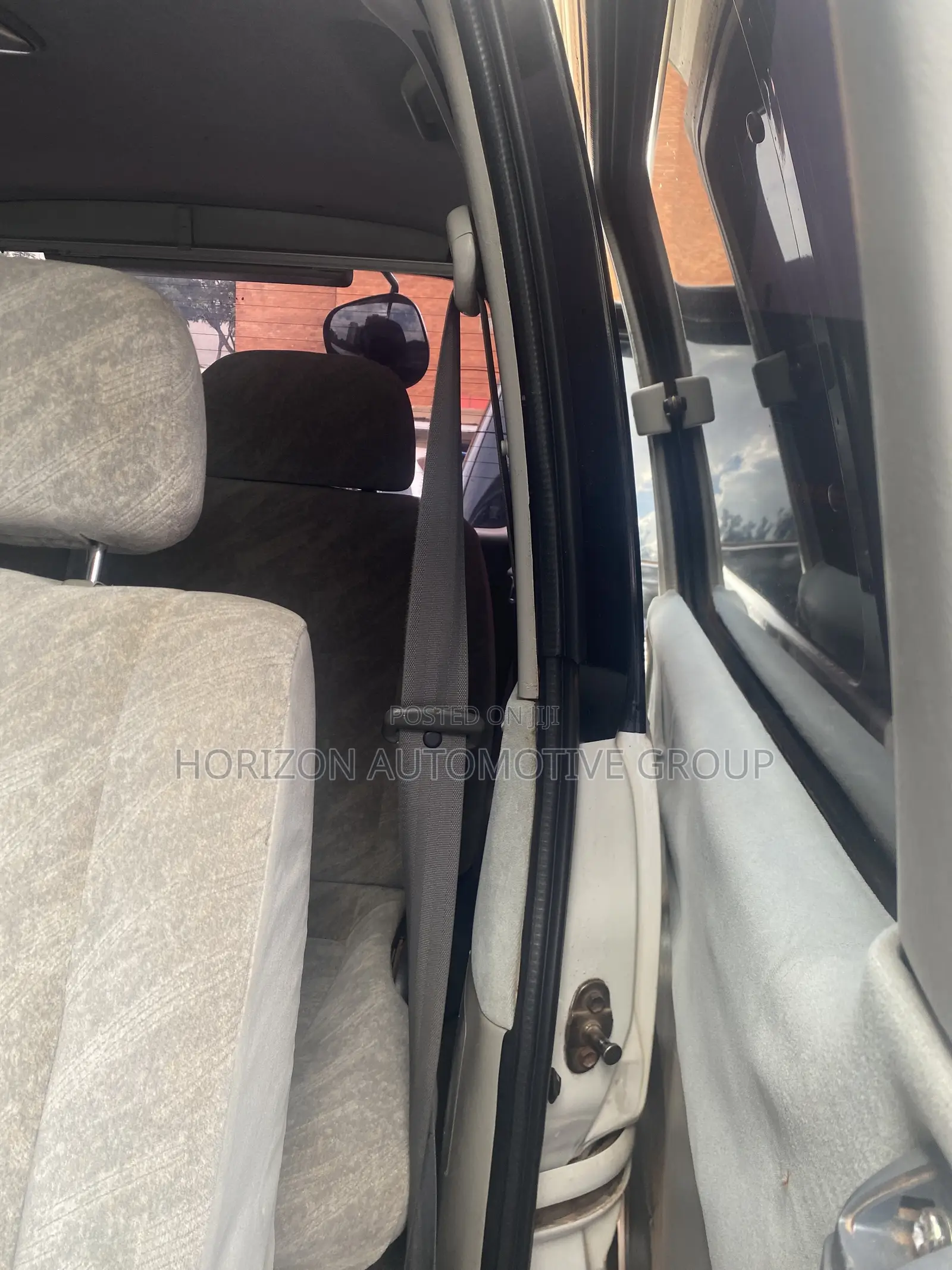 Toyota Regius 1998 White