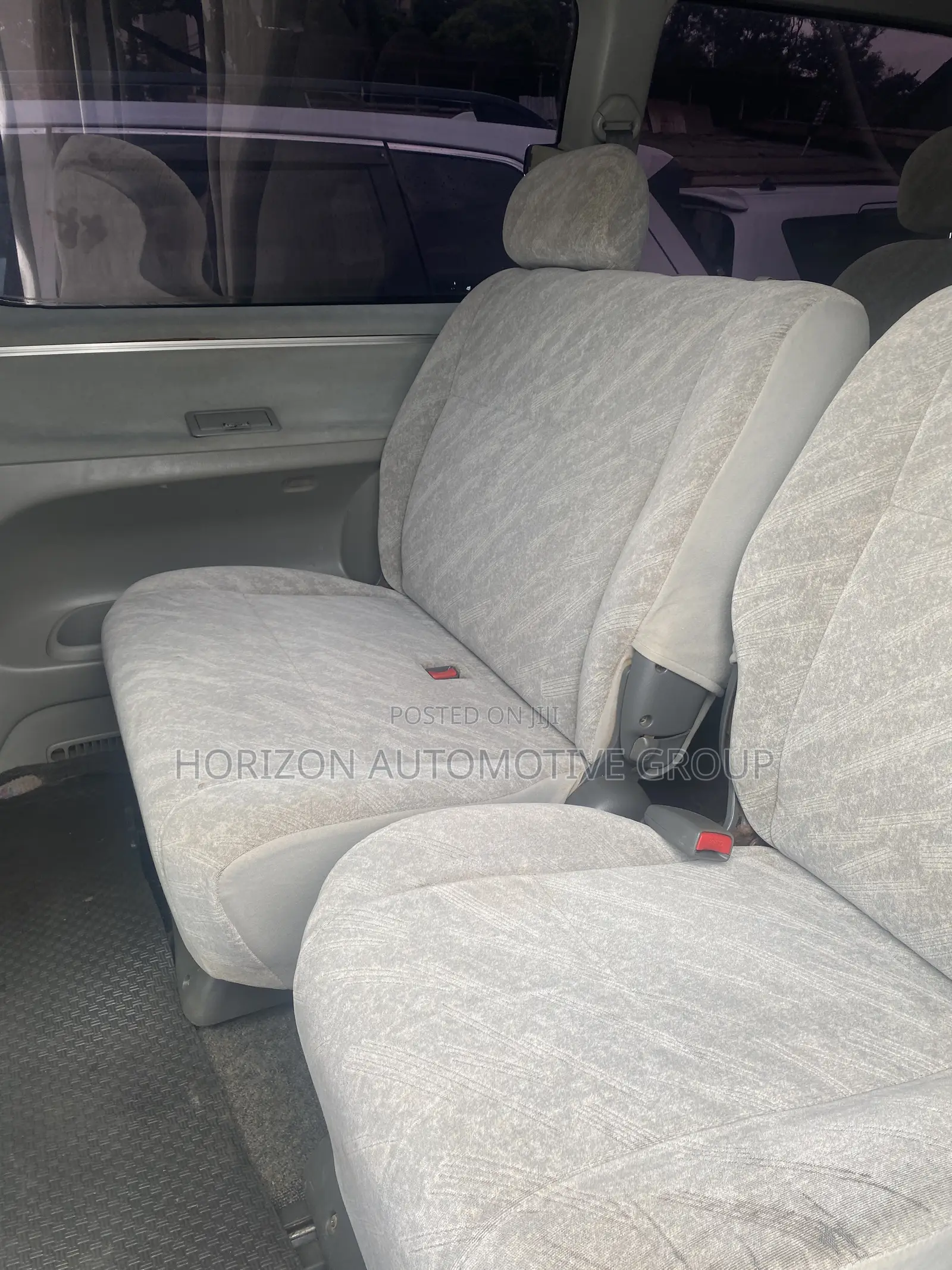 Toyota Regius 1998 White