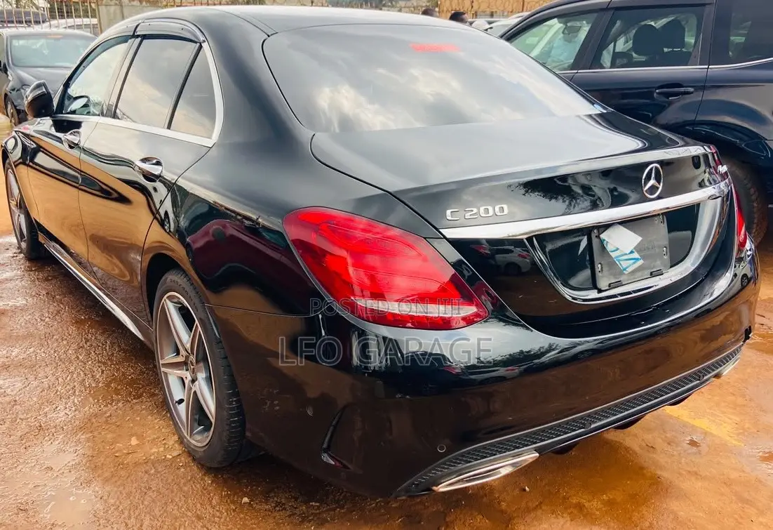 Mercedes-Benz C200 2017 Black