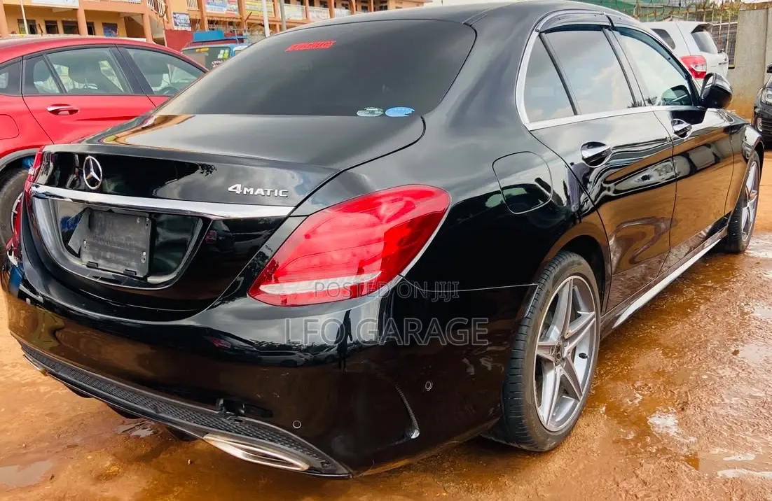 Mercedes-Benz C200 2017 Black