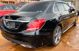 Mercedes-Benz C200 2017 Black