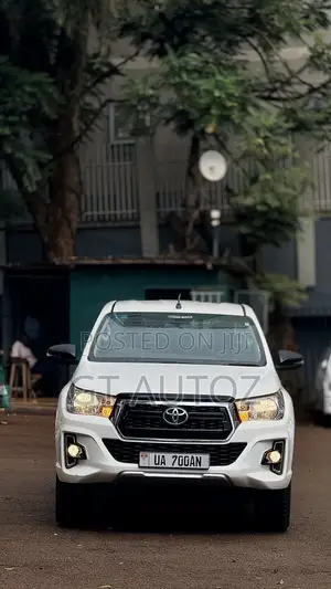 Toyota Hilux Revo Double Cab Petrol 2.7 AWD 2020 White