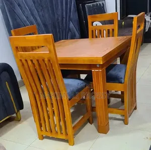 4 Seater Dinning Table With Stains Spray