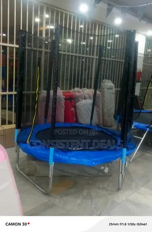 6ft Kids Trampoline Featuring a Blue Safety Pad