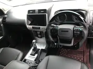 Toyota Land Cruiser Prado 2017 Black